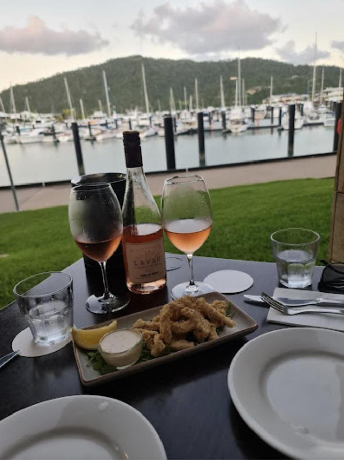 Boathouse Port Of Airlie Apartment แอร์ลีบีช ภายนอก รูปภาพ