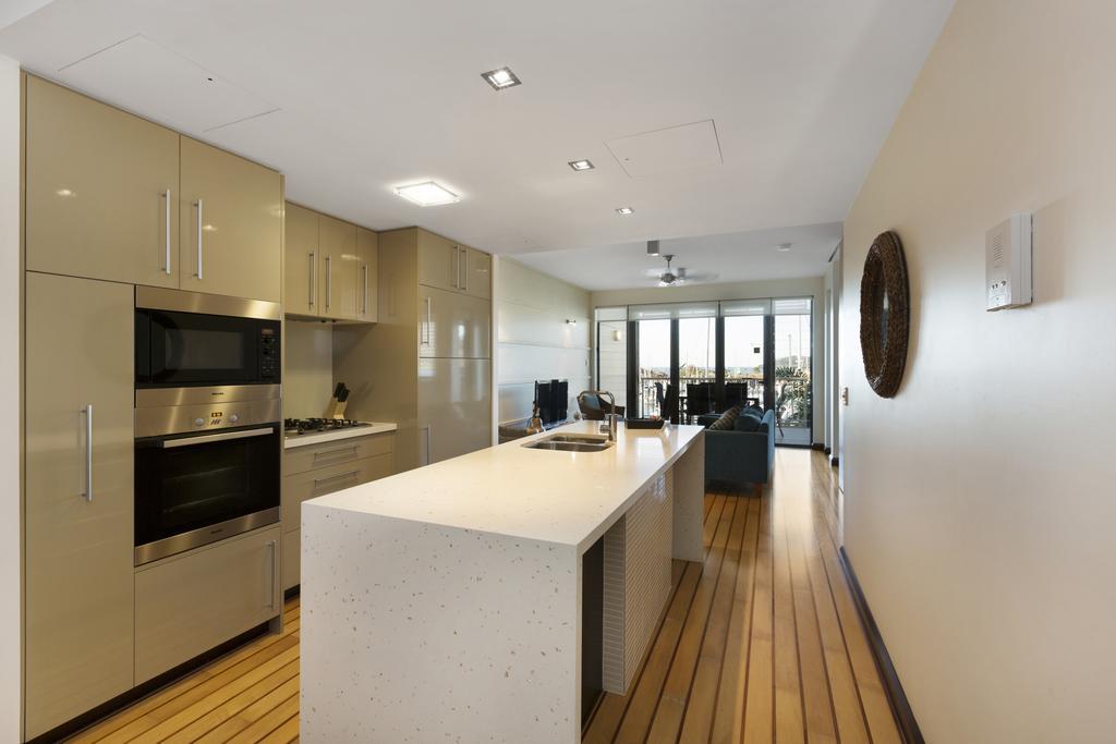 Boathouse Port Of Airlie Apartment แอร์ลีบีช ภายนอก รูปภาพ